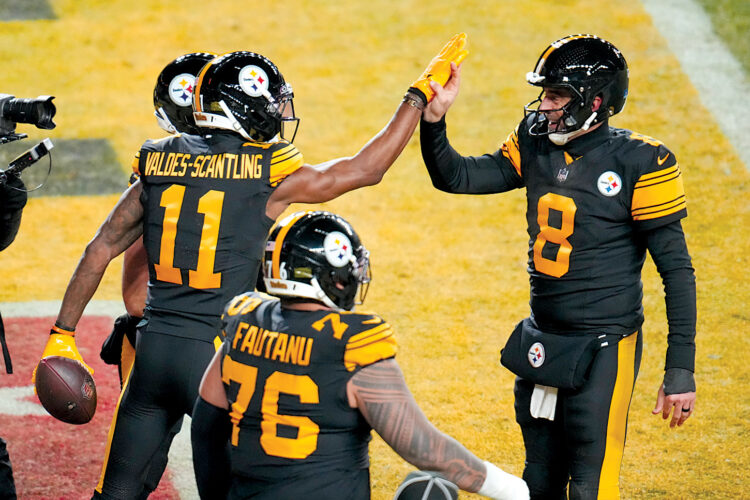 Another magic Monday: Steelers carve up Dolphins to continue MNF streak